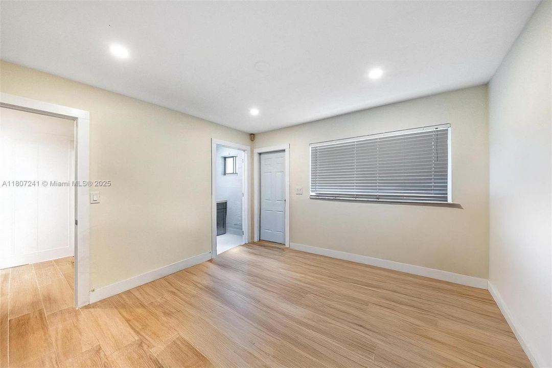 Recently Sold: $695,000 (0 beds, 0 baths, 1759 Square Feet)