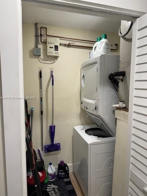 Recently Sold: $695,000 (0 beds, 0 baths, 1759 Square Feet)