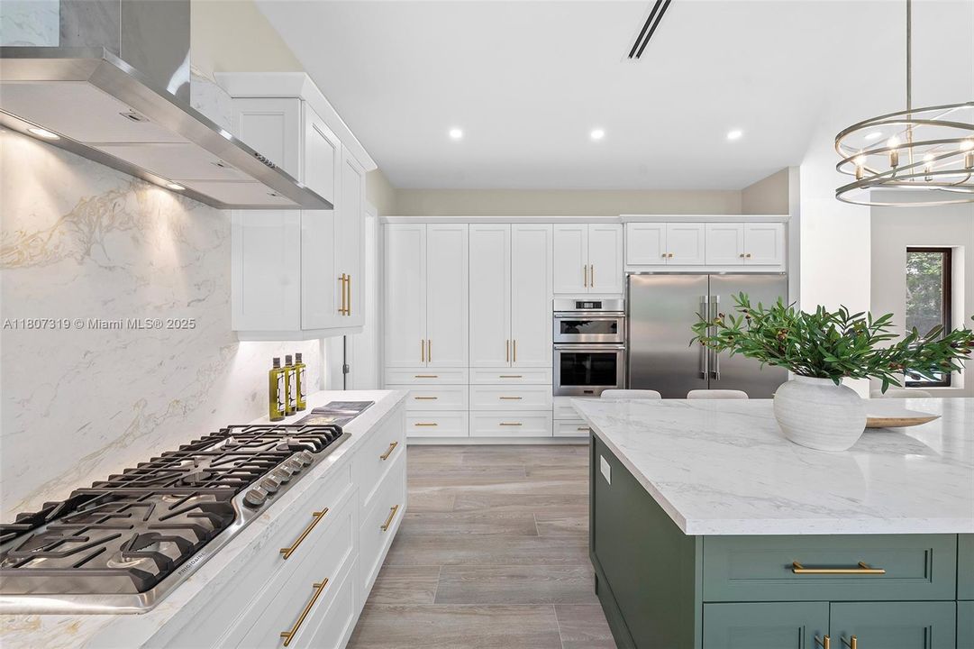 Recently Sold: $2,450,000 (5 beds, 5 baths, 3980 Square Feet)