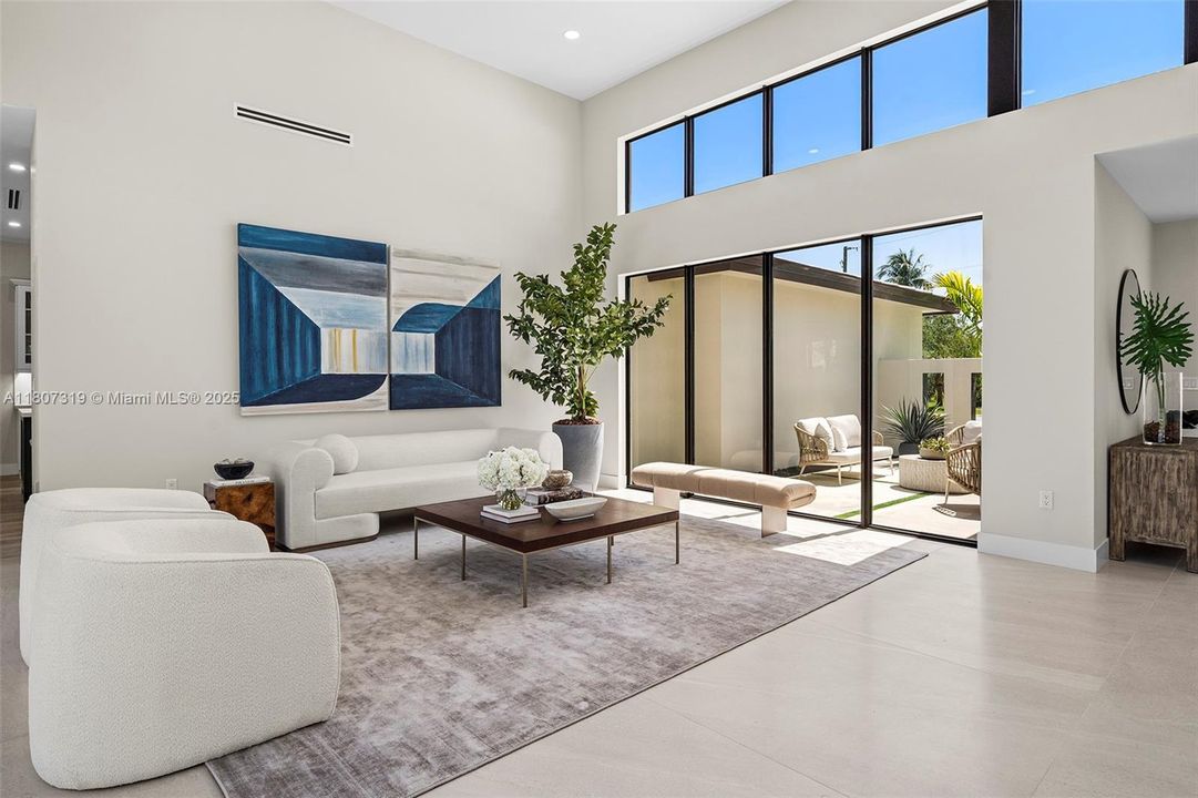 Recently Sold: $2,450,000 (5 beds, 5 baths, 3980 Square Feet)