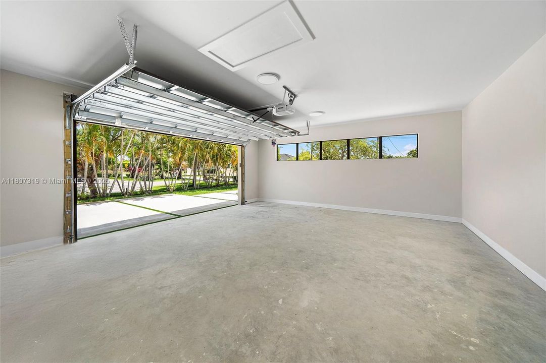 Recently Sold: $2,450,000 (5 beds, 5 baths, 3980 Square Feet)