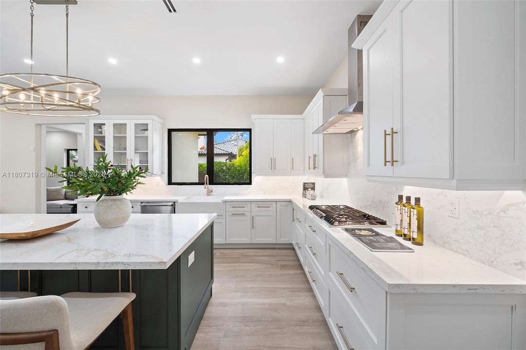 Recently Sold: $2,450,000 (5 beds, 5 baths, 3980 Square Feet)