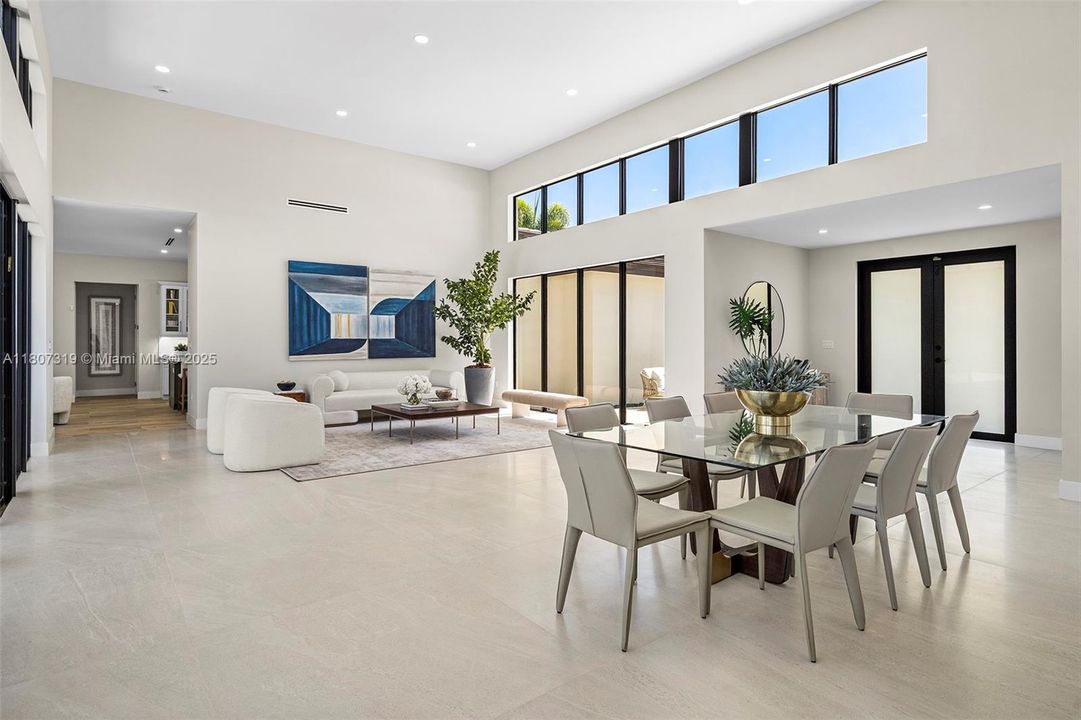 Recently Sold: $2,450,000 (5 beds, 5 baths, 3980 Square Feet)