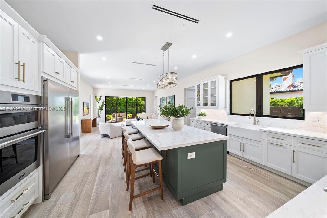 Recently Sold: $2,450,000 (5 beds, 5 baths, 3980 Square Feet)