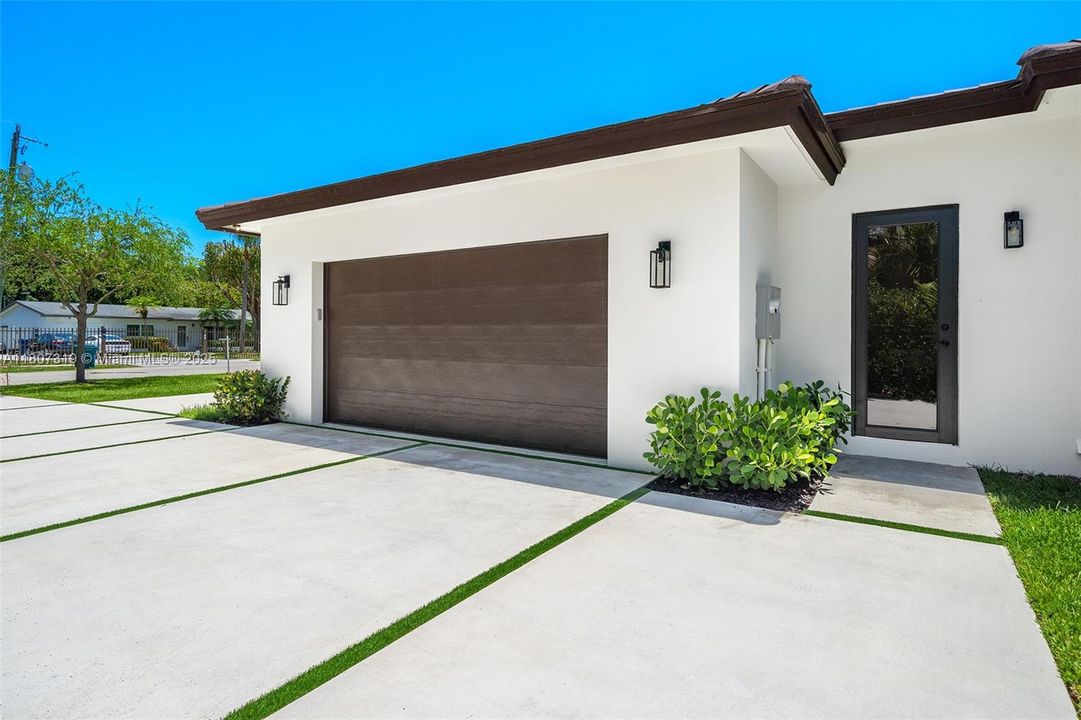 Recently Sold: $2,450,000 (5 beds, 5 baths, 3980 Square Feet)