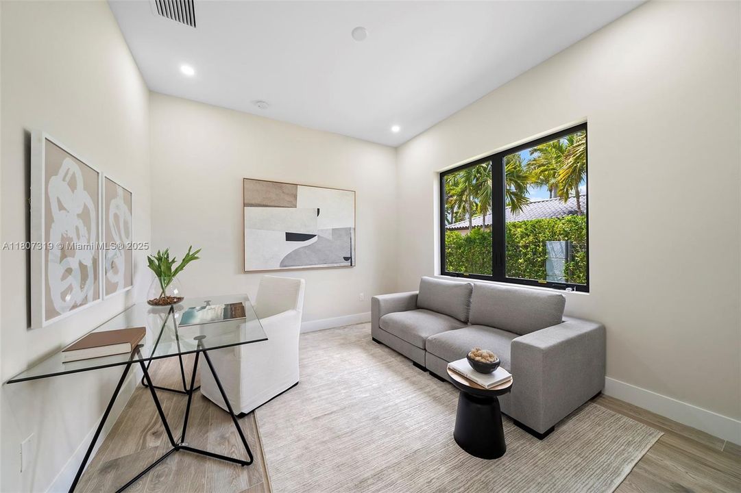 Recently Sold: $2,450,000 (5 beds, 5 baths, 3980 Square Feet)