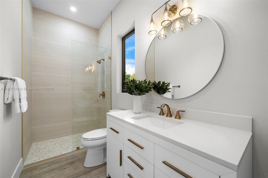 Recently Sold: $2,450,000 (5 beds, 5 baths, 3980 Square Feet)