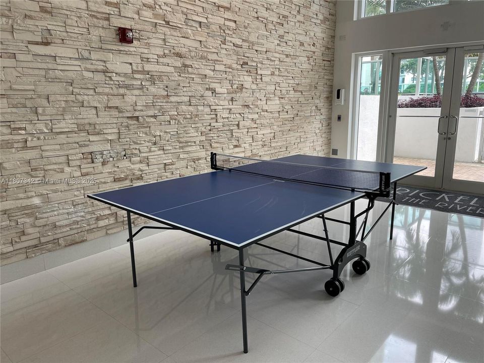 待售: $769,000 (2 贝兹, 2 浴室, 1402 平方英尺)