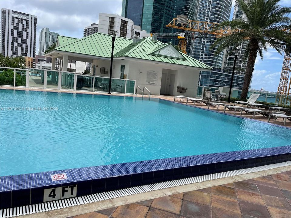 待售: $769,000 (2 贝兹, 2 浴室, 1402 平方英尺)