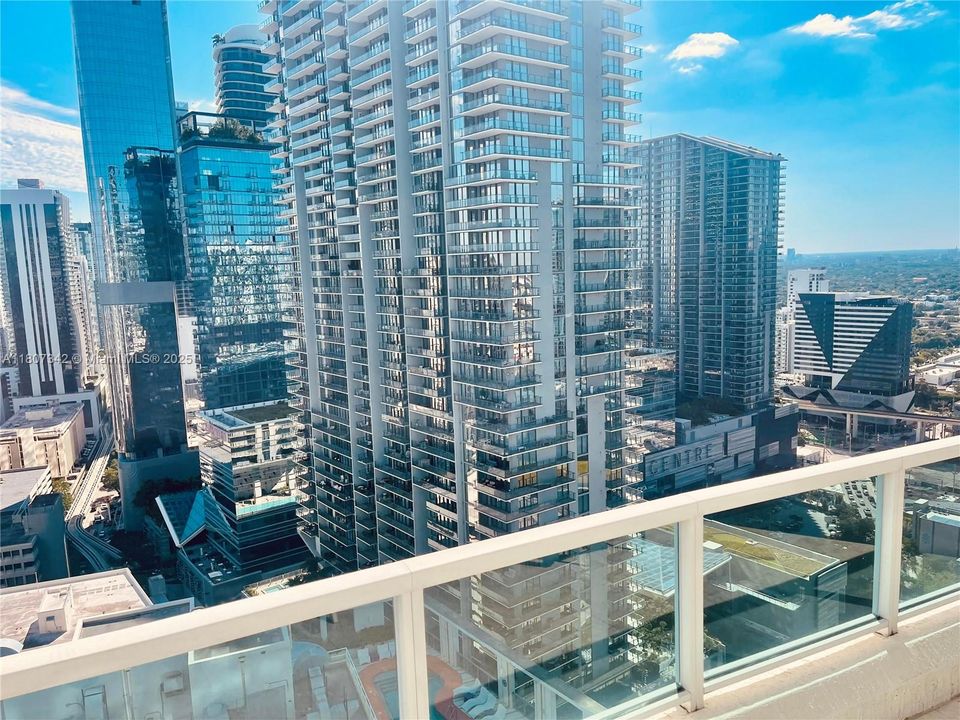 待售: $769,000 (2 贝兹, 2 浴室, 1402 平方英尺)