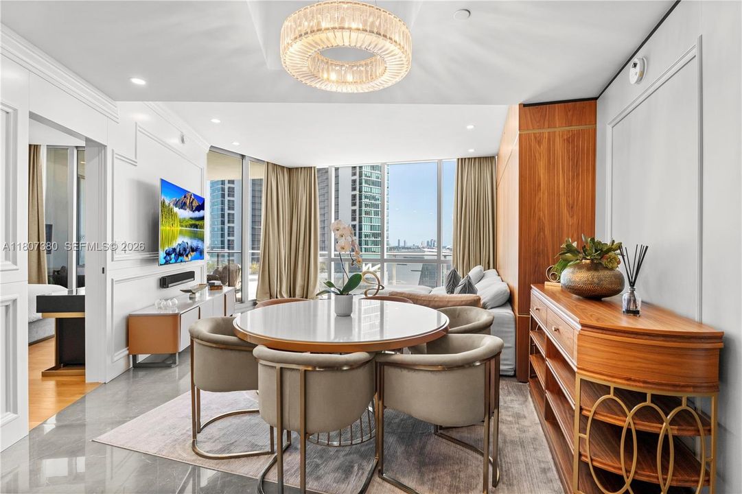 For Sale: $990,000 (2 beds, 3 baths, 1559 Square Feet)