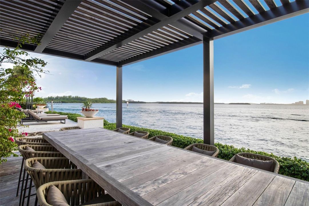 待售: $3,890,000 (2 贝兹, 2 浴室, 1950 平方英尺)