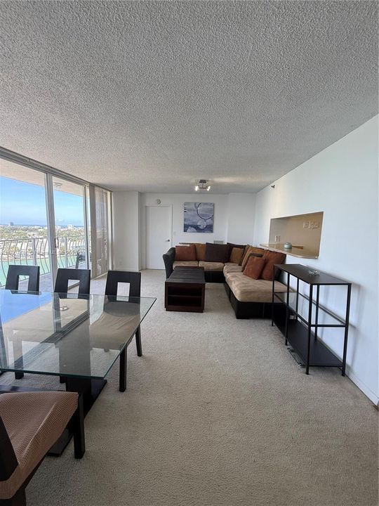 Recently Rented: $2,600 (1 beds, 1 baths, 800 Square Feet)