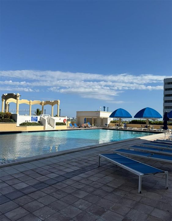 Recently Rented: $2,600 (1 beds, 1 baths, 800 Square Feet)