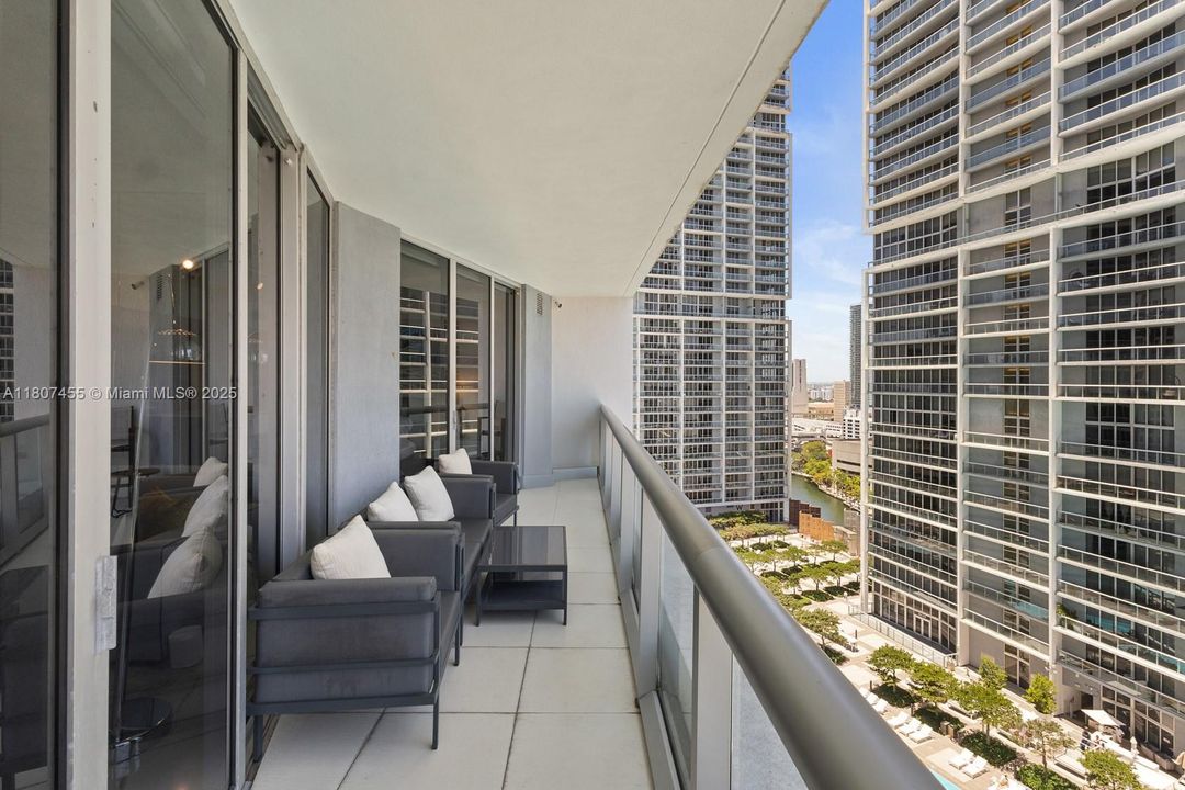 For Sale: $1,295,000 (2 beds, 2 baths, 1500 Square Feet)