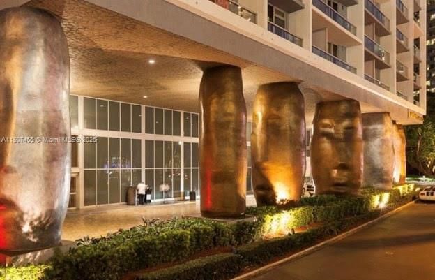 For Sale: $1,295,000 (2 beds, 2 baths, 1500 Square Feet)