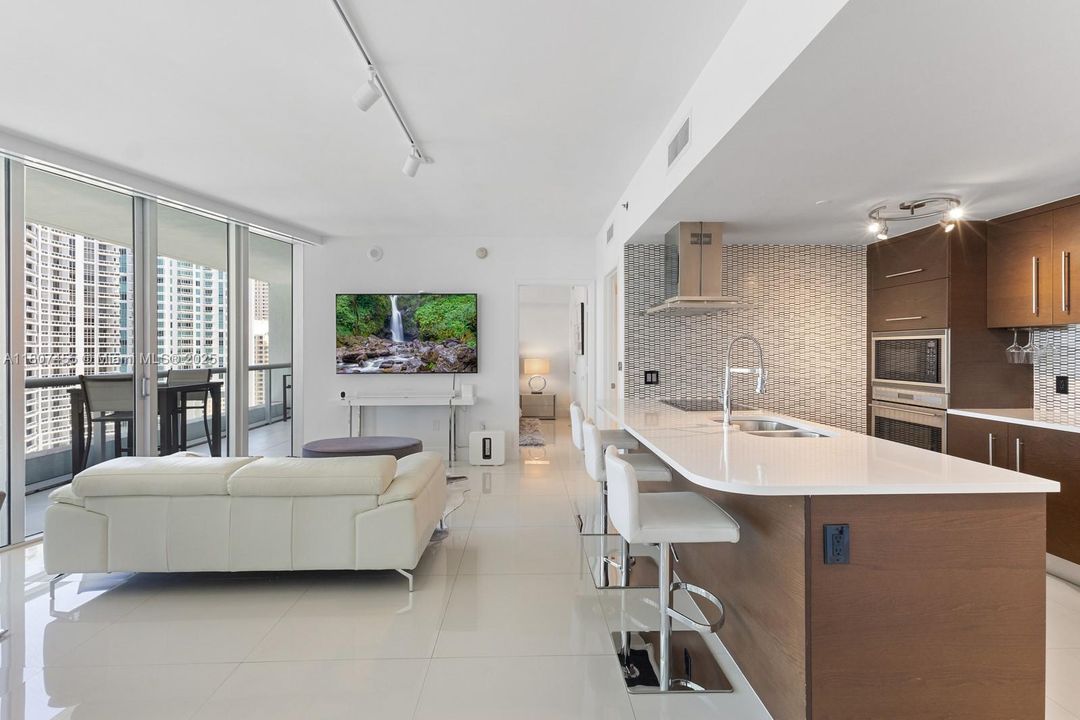 For Sale: $1,295,000 (2 beds, 2 baths, 1500 Square Feet)