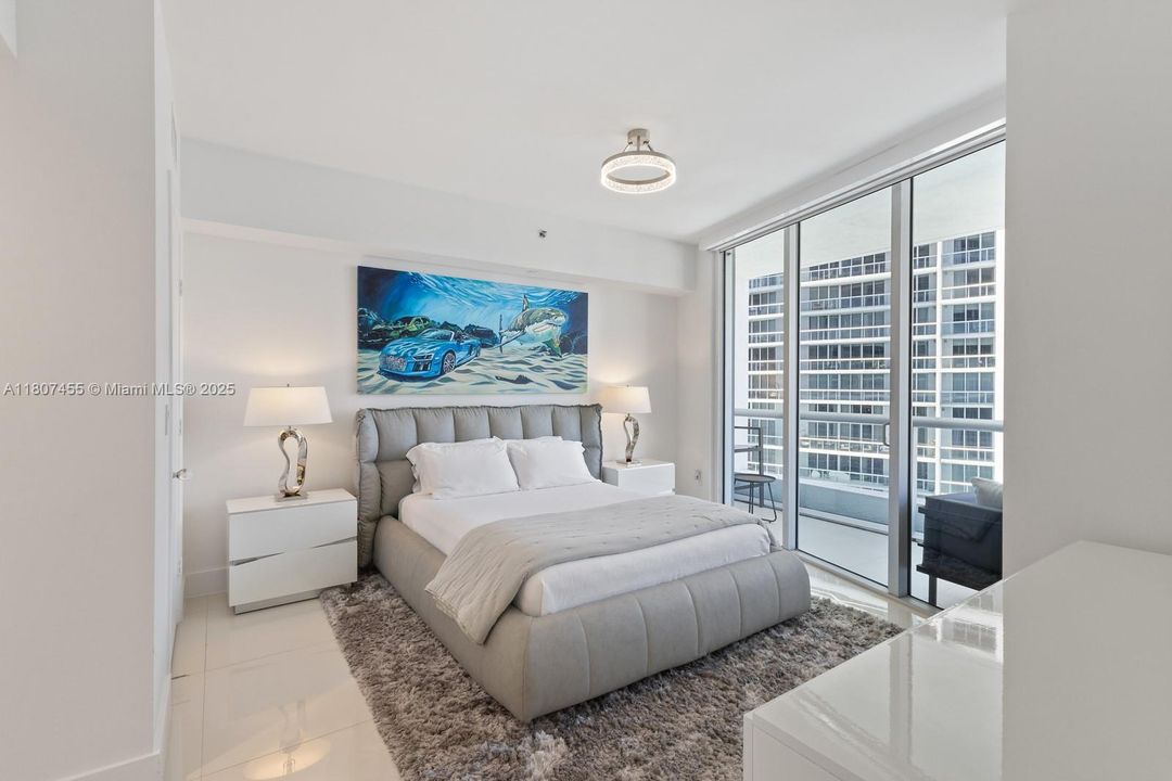 For Sale: $1,295,000 (2 beds, 2 baths, 1500 Square Feet)