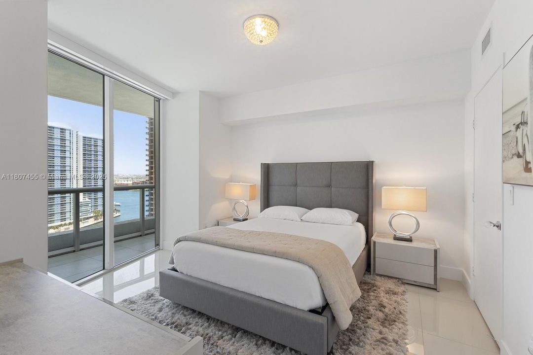 For Sale: $1,295,000 (2 beds, 2 baths, 1500 Square Feet)