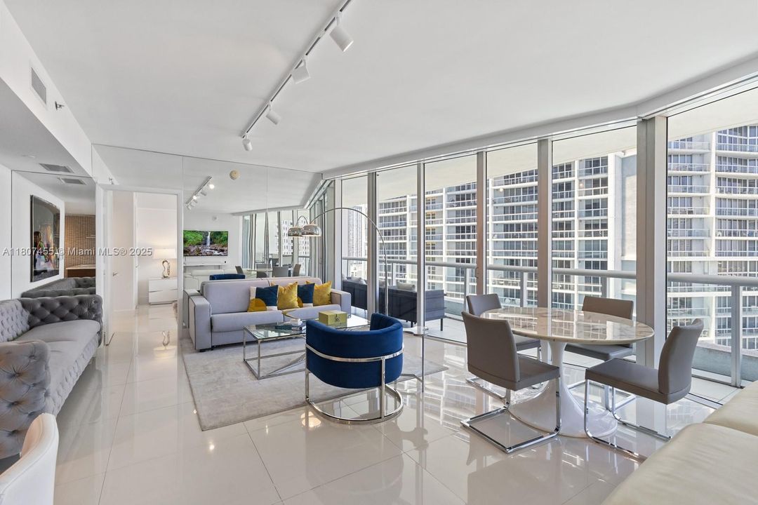 For Sale: $1,295,000 (2 beds, 2 baths, 1500 Square Feet)