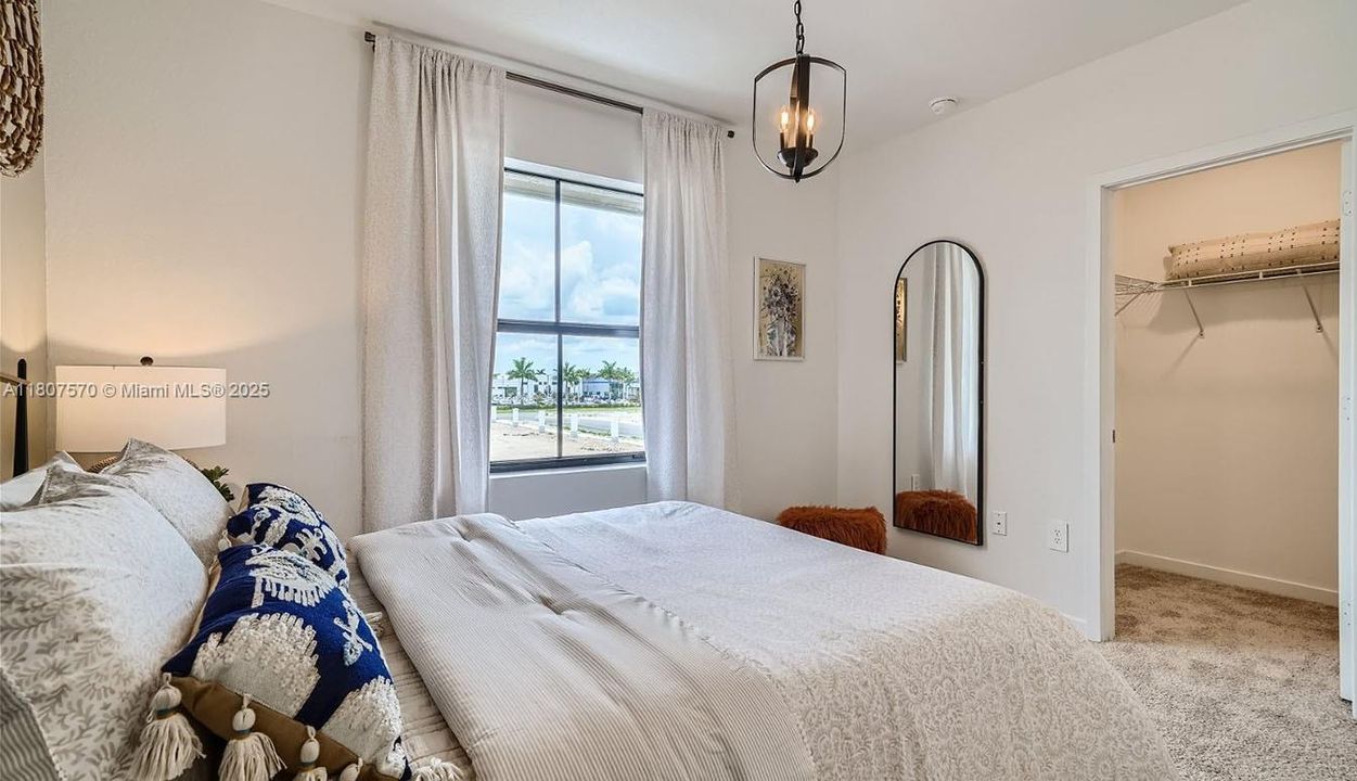 Недавно продано: $399,000 (3 спален, 3 ванн, 1380 Квадратных фут)