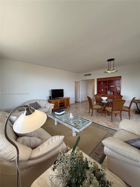 Active With Contract: $5,490 (2 beds, 2 baths, 1440 Square Feet)
