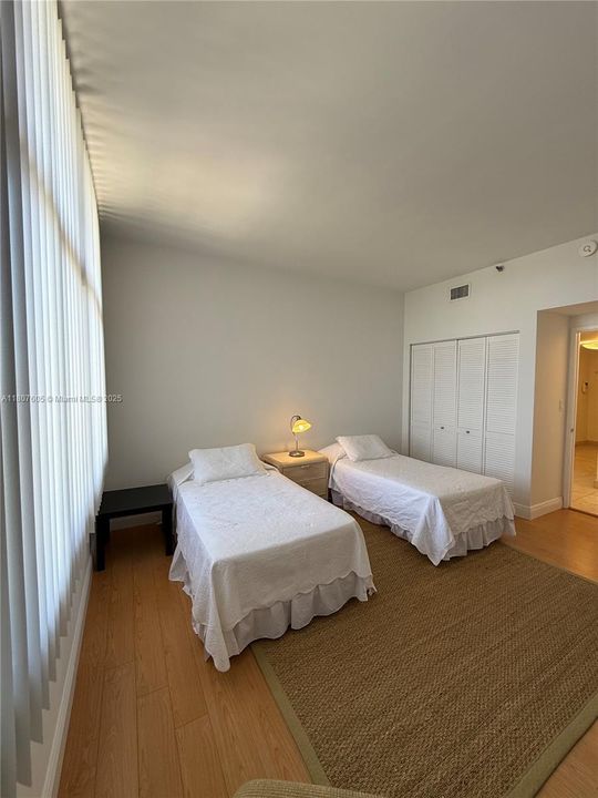 Active With Contract: $5,490 (2 beds, 2 baths, 1440 Square Feet)