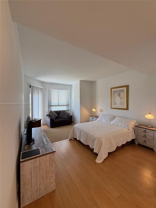 Active With Contract: $5,490 (2 beds, 2 baths, 1440 Square Feet)