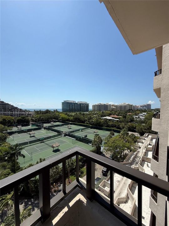 Active With Contract: $5,490 (2 beds, 2 baths, 1440 Square Feet)