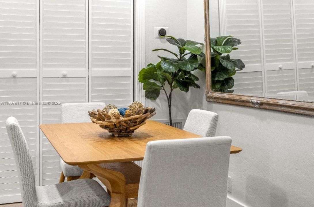 Recently Sold: $265,000 (1 beds, 1 baths, 600 Square Feet)