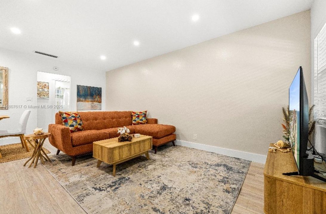 Recently Sold: $265,000 (1 beds, 1 baths, 600 Square Feet)