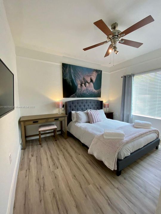 Recently Sold: $549,000 (4 beds, 2 baths, 1593 Square Feet)