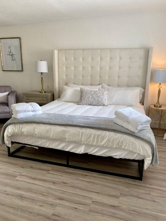 Recently Sold: $549,000 (4 beds, 2 baths, 1593 Square Feet)