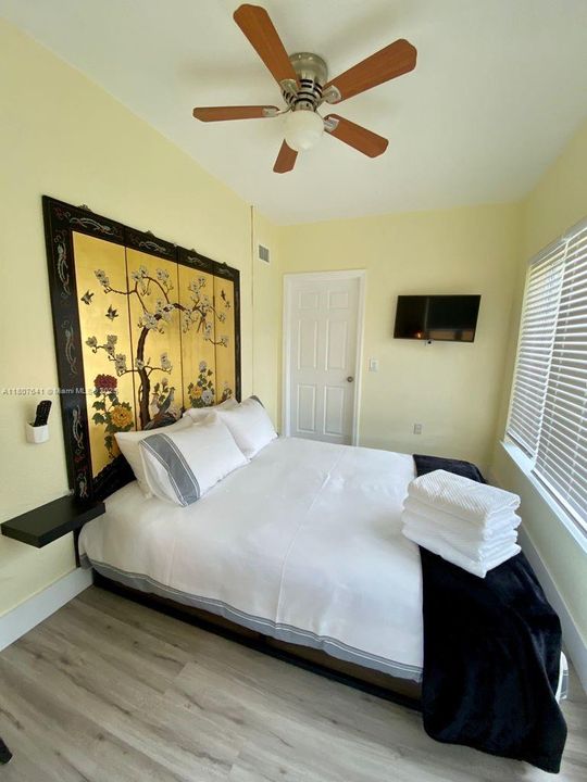 Recently Sold: $549,000 (4 beds, 2 baths, 1593 Square Feet)