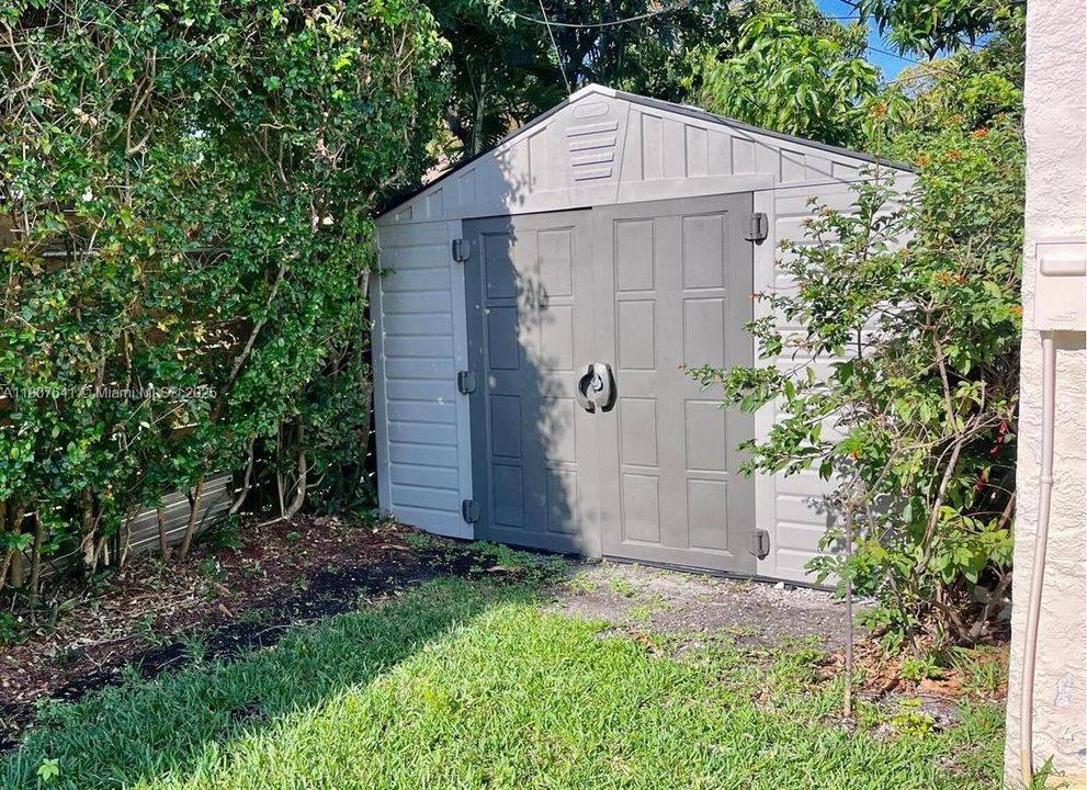 Recently Sold: $549,000 (4 beds, 2 baths, 1593 Square Feet)