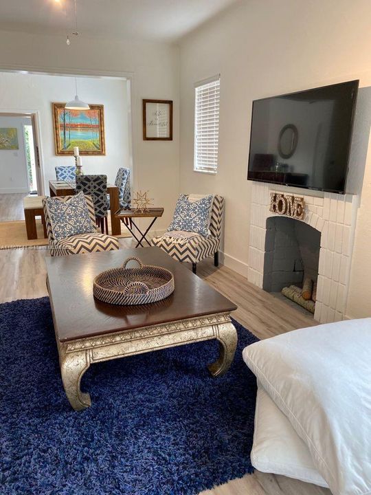 Recently Sold: $549,000 (4 beds, 2 baths, 1593 Square Feet)