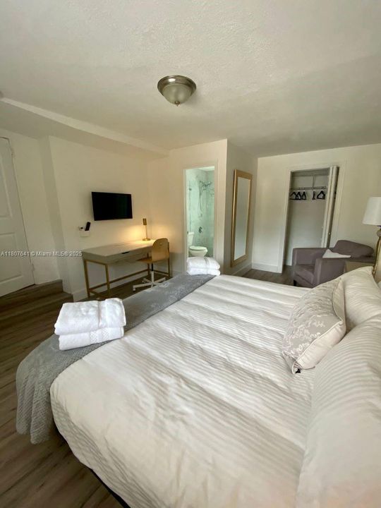 Recently Sold: $549,000 (4 beds, 2 baths, 1593 Square Feet)