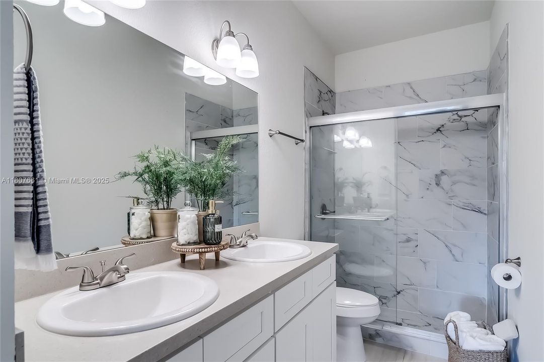 Recently Rented: $1,700 (3 beds, 2 baths, 1330 Square Feet)