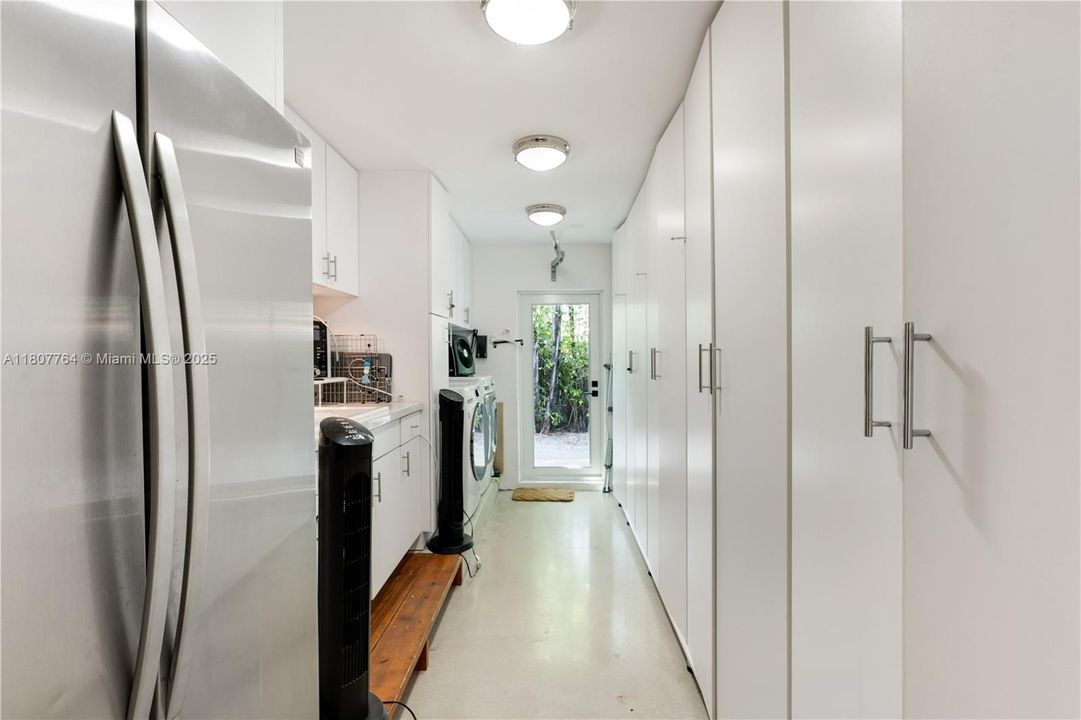 В аренду: $55,000 (5 спален, 5 ванн, 3661 Квадратных фут)