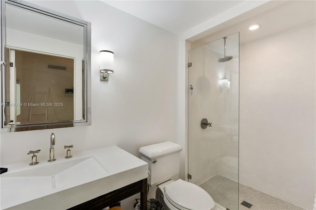 В аренду: $55,000 (5 спален, 5 ванн, 3661 Квадратных фут)