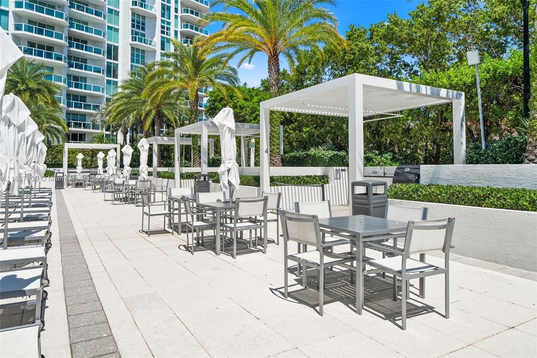 Active With Contract: $4,295,000 (6 beds, 6 baths, 5525 Square Feet)