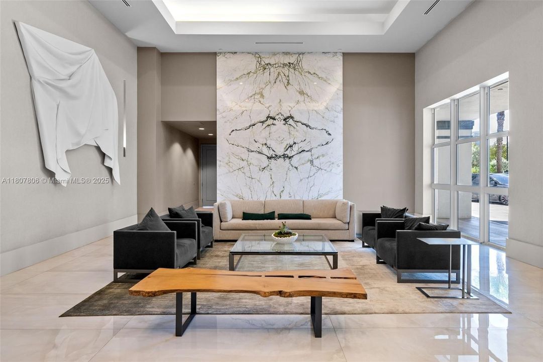 Active With Contract: $4,295,000 (6 beds, 6 baths, 5525 Square Feet)