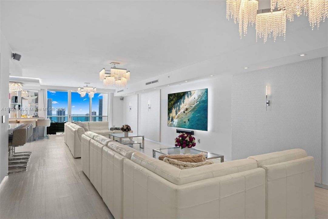 Active With Contract: $4,295,000 (6 beds, 6 baths, 5525 Square Feet)