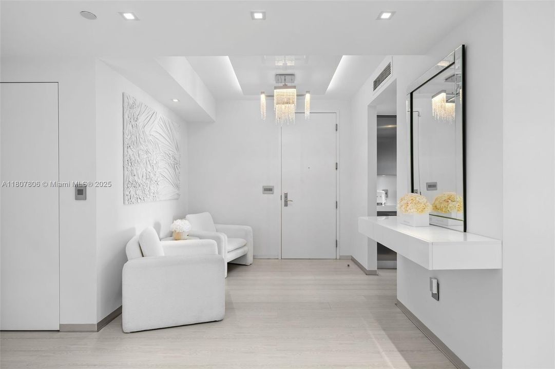 Active With Contract: $4,295,000 (6 beds, 6 baths, 5525 Square Feet)