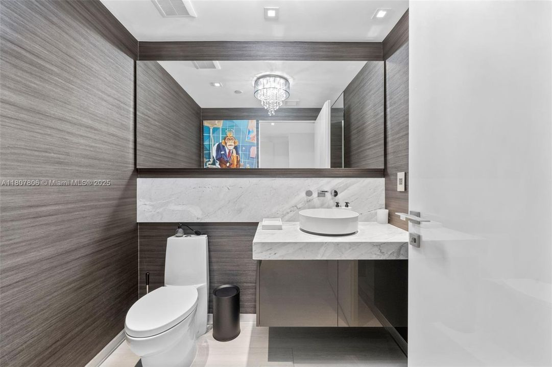 Active With Contract: $4,295,000 (6 beds, 6 baths, 5525 Square Feet)