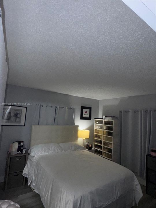 На продажу: $295,000 (2 спален, 2 ванн, 980 Квадратных фут)