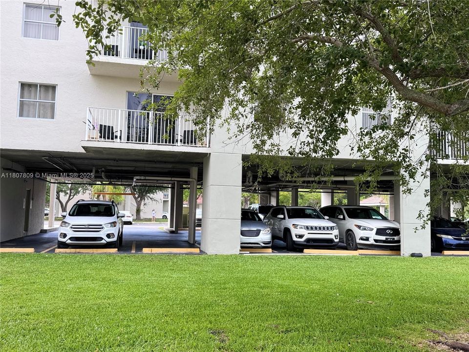 На продажу: $295,000 (2 спален, 2 ванн, 980 Квадратных фут)