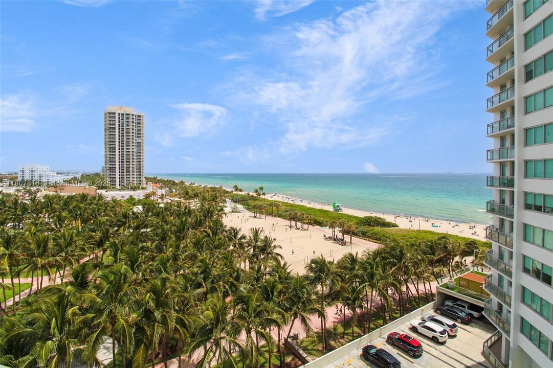 合同活跃: $312,000 (1 贝兹, 2 浴室, 912 平方英尺)