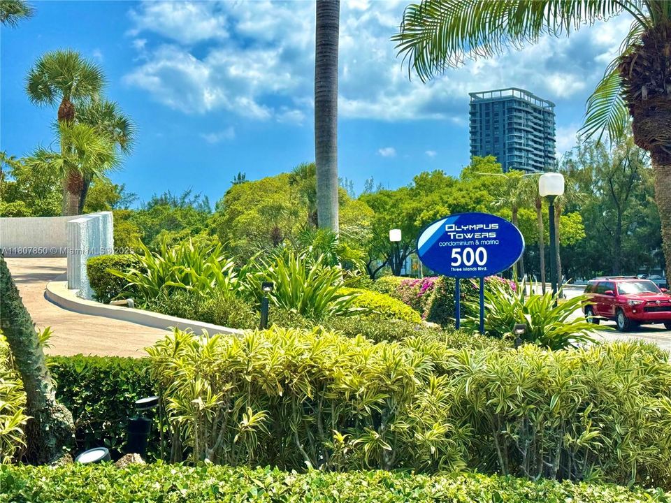 Recently Rented: $2,100 (1 beds, 1 baths, 828 Square Feet)