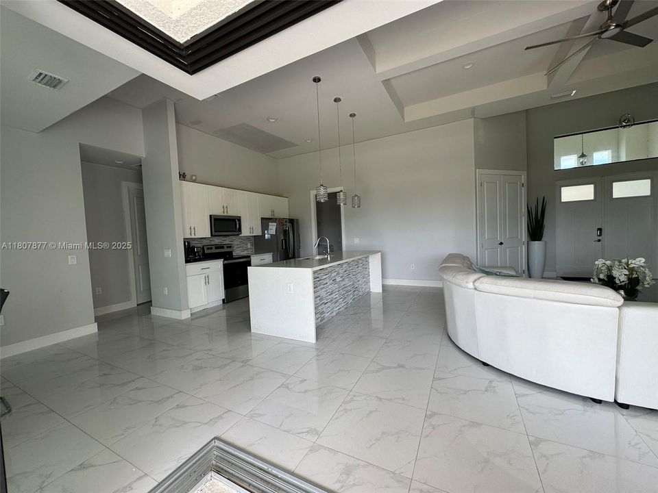 待售: $432,000 (3 贝兹, 3 浴室, 0 平方英尺)